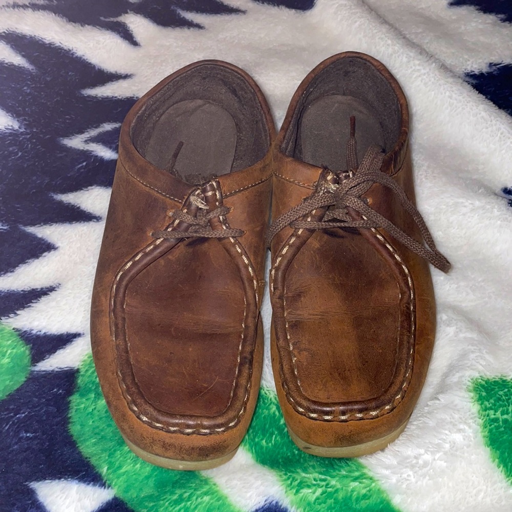 Women’s Worn Clark Wallabees